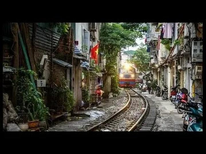 Trong một đoạn video diễn hài gần đây, Bi Béo- con trai của NSND, Cục trưởng