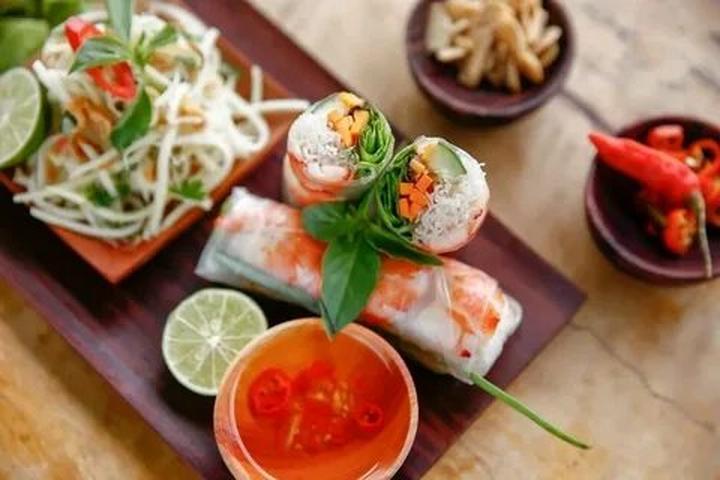 Chuyên gia Hotspot Matrix phân tích: Phương Oanh diện set đồ 50 và marketing video