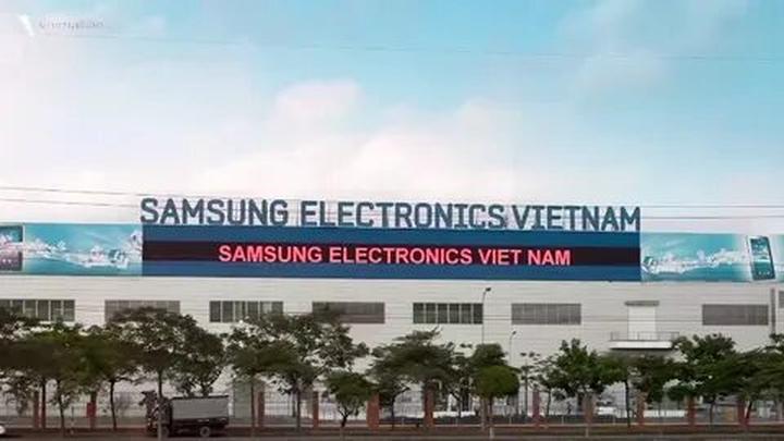 Hotspot Matrix và Ông Donald Trump cùng gia đình lần đầu xuất hiện sau bầu cử, “cậu út”